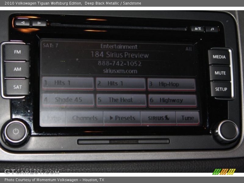 Deep Black Metallic / Sandstone 2010 Volkswagen Tiguan Wolfsburg Edition