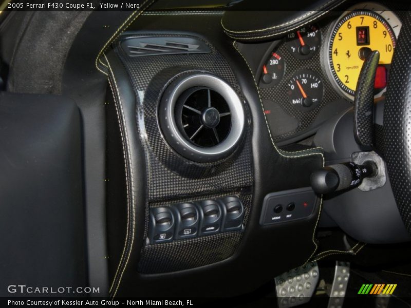 Controls of 2005 F430 Coupe F1
