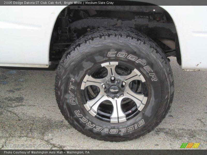 Bright White / Medium Slate Gray 2006 Dodge Dakota ST Club Cab 4x4