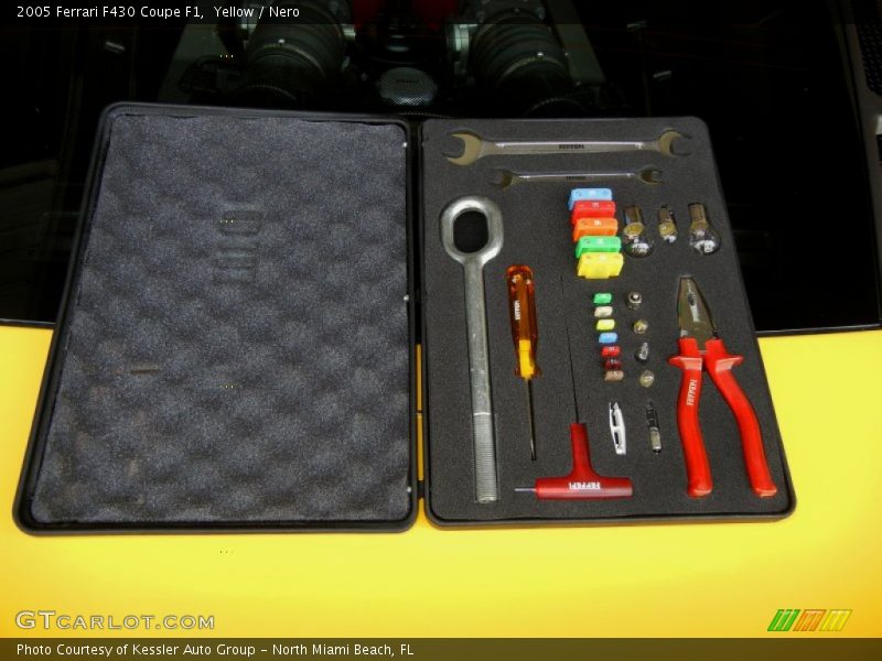 Tool Kit of 2005 F430 Coupe F1