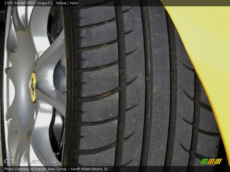 Yellow / Nero 2005 Ferrari F430 Coupe F1