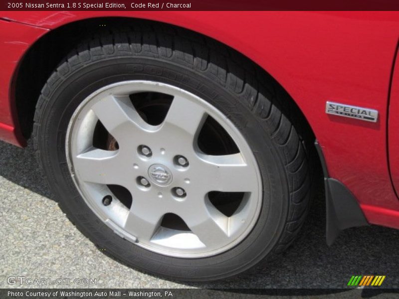 Code Red / Charcoal 2005 Nissan Sentra 1.8 S Special Edition