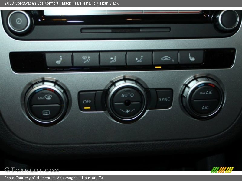 Black Pearl Metallic / Titan Black 2013 Volkswagen Eos Komfort