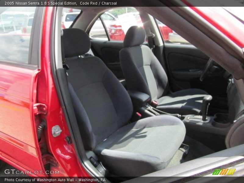 Code Red / Charcoal 2005 Nissan Sentra 1.8 S Special Edition