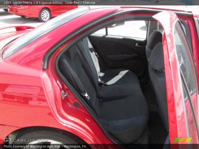 Code Red / Charcoal 2005 Nissan Sentra 1.8 S Special Edition