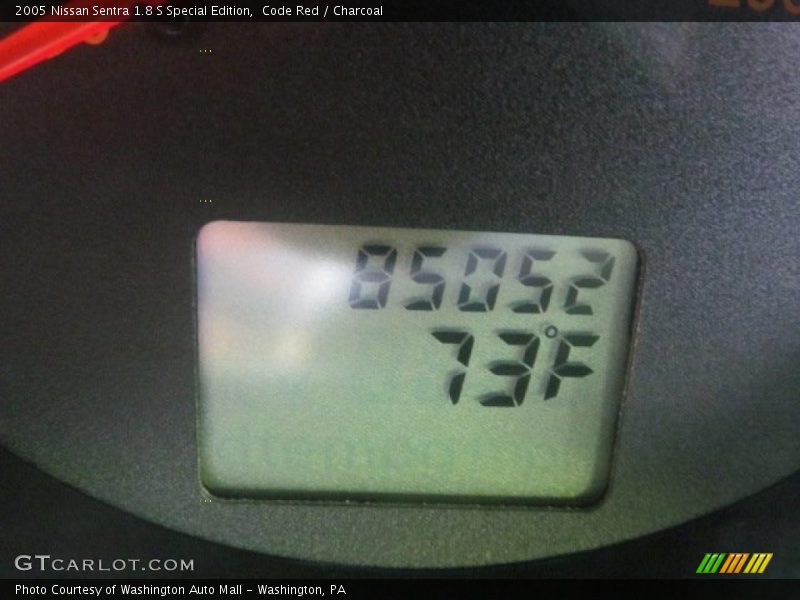 Code Red / Charcoal 2005 Nissan Sentra 1.8 S Special Edition