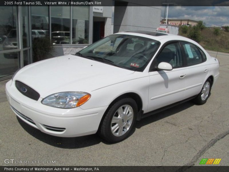 Vibrant White / Medium/Dark Flint 2005 Ford Taurus SEL