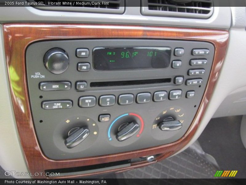 Vibrant White / Medium/Dark Flint 2005 Ford Taurus SEL