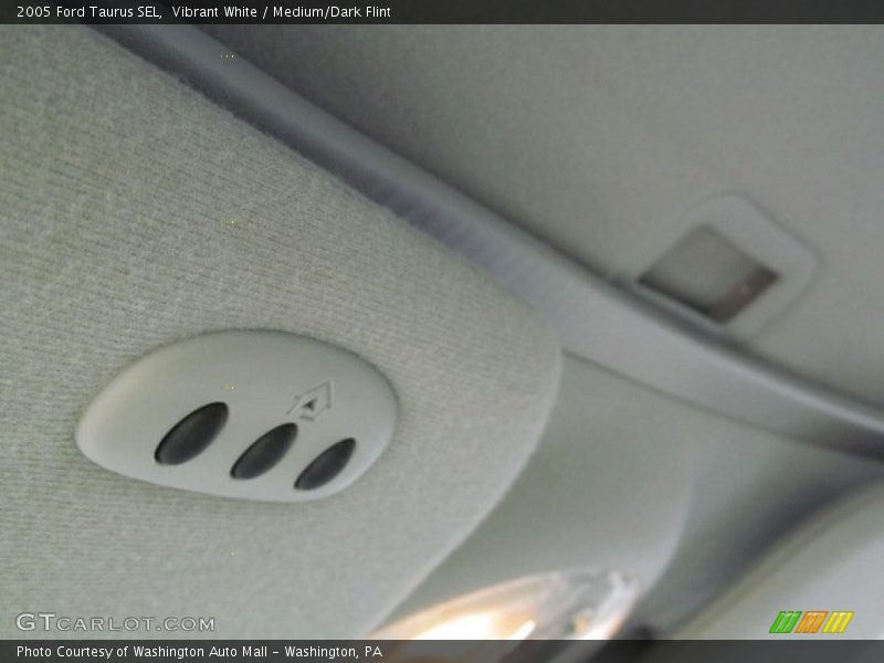 Vibrant White / Medium/Dark Flint 2005 Ford Taurus SEL