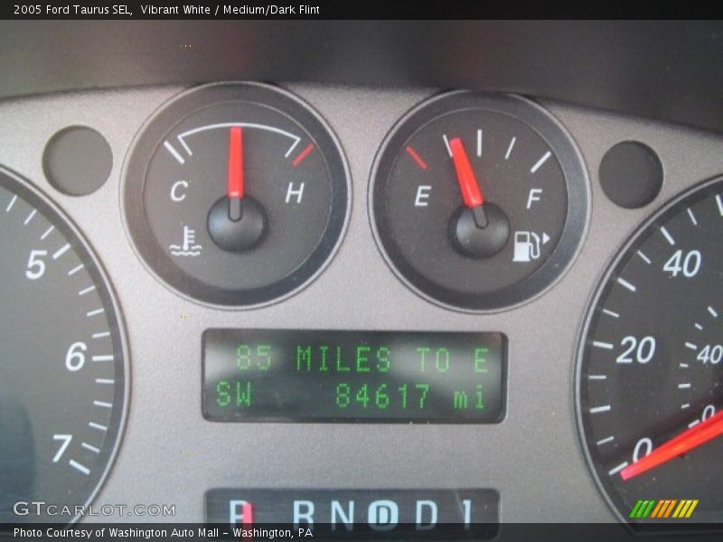Vibrant White / Medium/Dark Flint 2005 Ford Taurus SEL