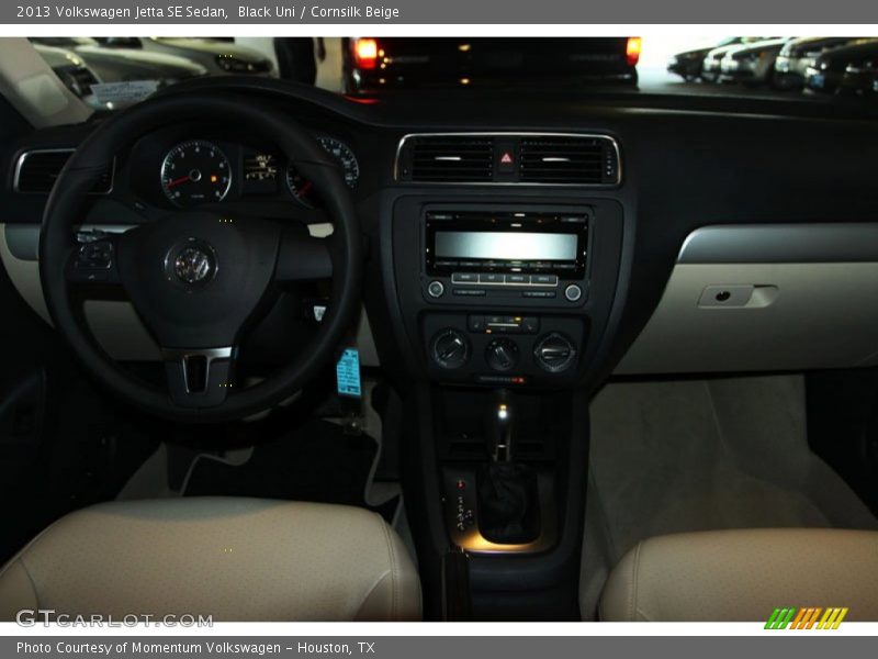 Black Uni / Cornsilk Beige 2013 Volkswagen Jetta SE Sedan