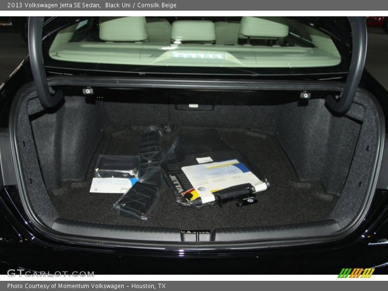 Black Uni / Cornsilk Beige 2013 Volkswagen Jetta SE Sedan