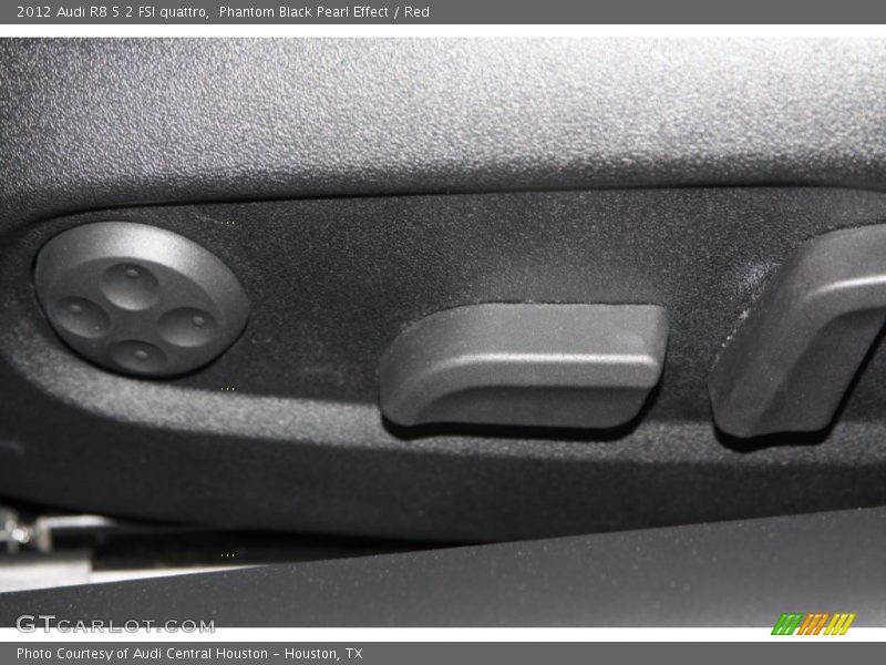 Controls of 2012 R8 5.2 FSI quattro