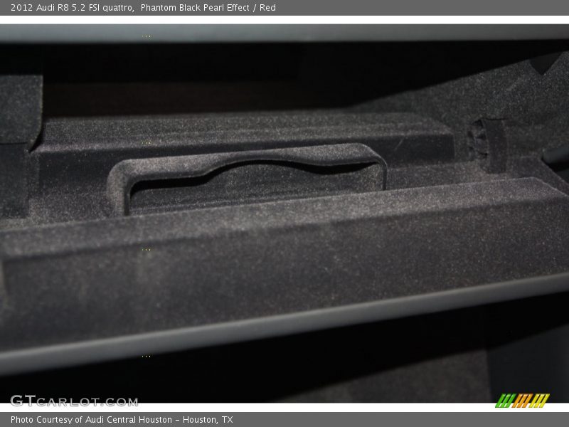 Phantom Black Pearl Effect / Red 2012 Audi R8 5.2 FSI quattro