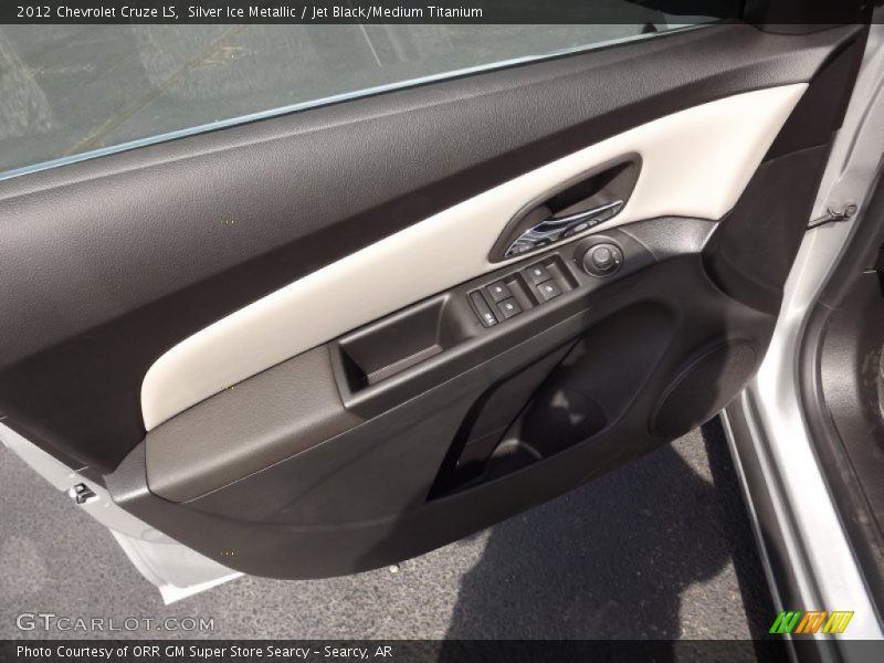 Silver Ice Metallic / Jet Black/Medium Titanium 2012 Chevrolet Cruze LS