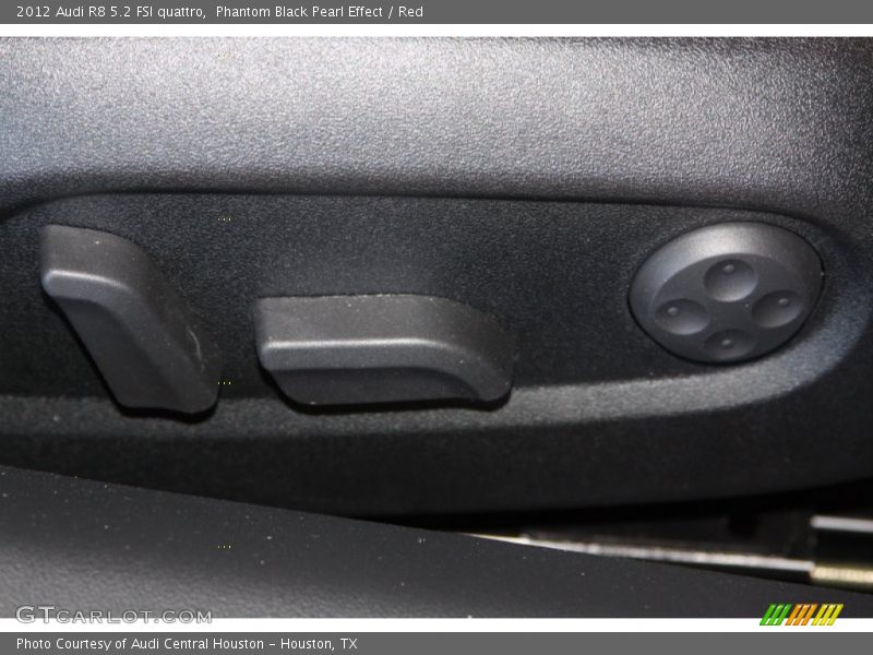 Controls of 2012 R8 5.2 FSI quattro