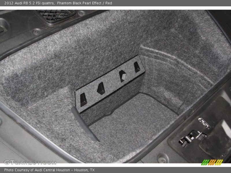  2012 R8 5.2 FSI quattro Trunk