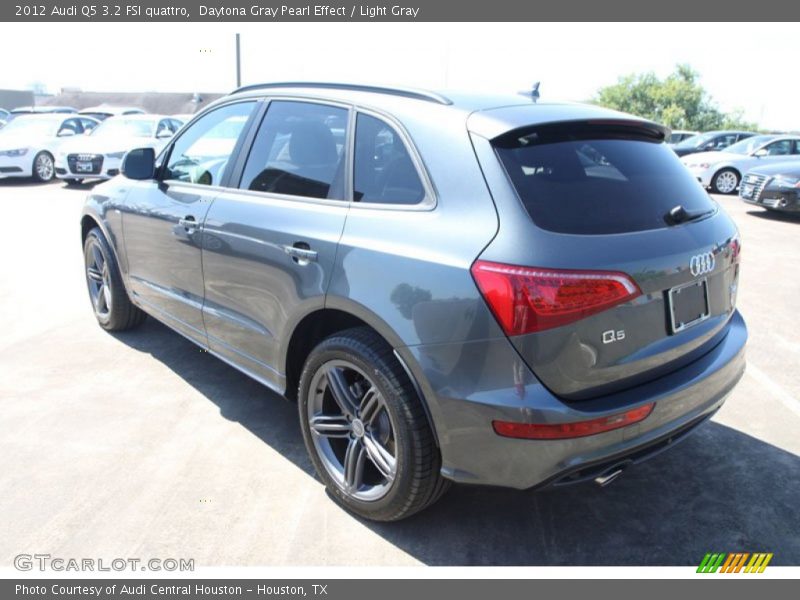 Daytona Gray Pearl Effect / Light Gray 2012 Audi Q5 3.2 FSI quattro