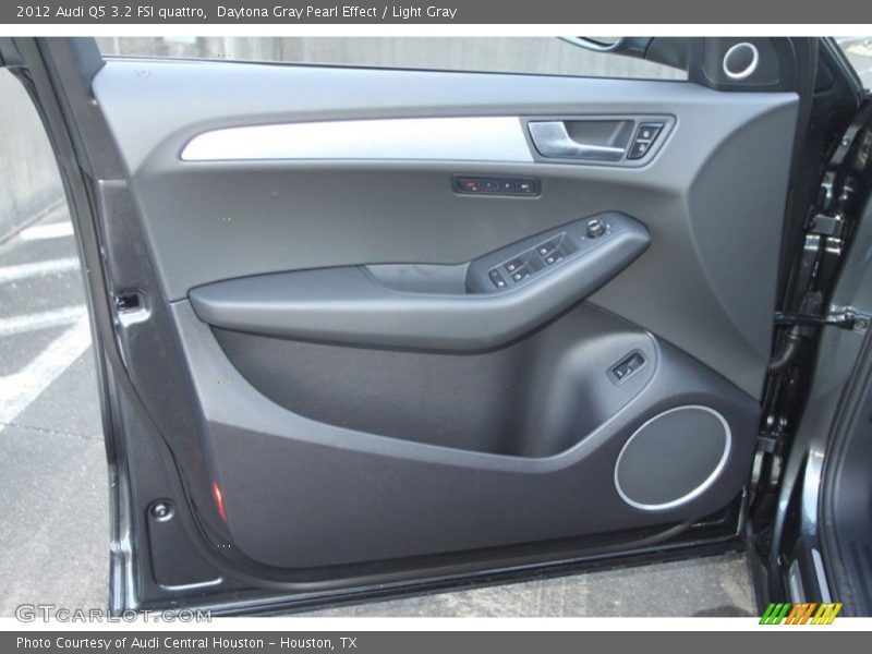 Door Panel of 2012 Q5 3.2 FSI quattro
