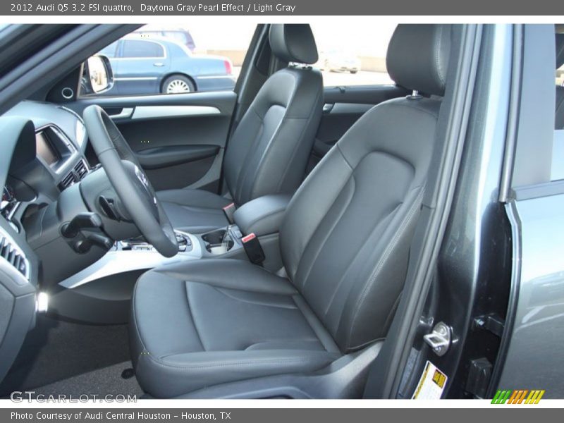 Front Seat of 2012 Q5 3.2 FSI quattro