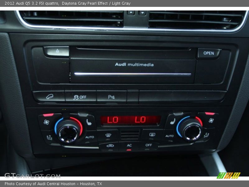 Controls of 2012 Q5 3.2 FSI quattro