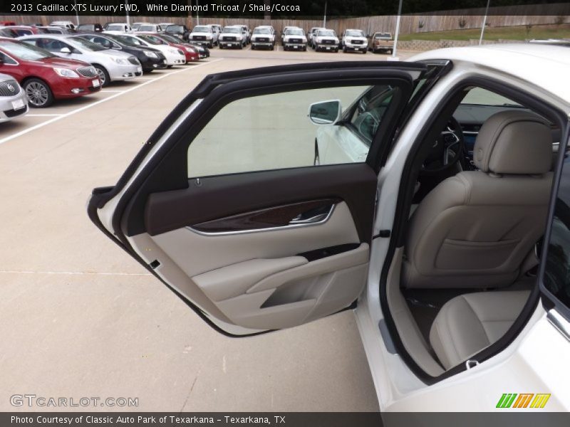 Door Panel of 2013 XTS Luxury FWD