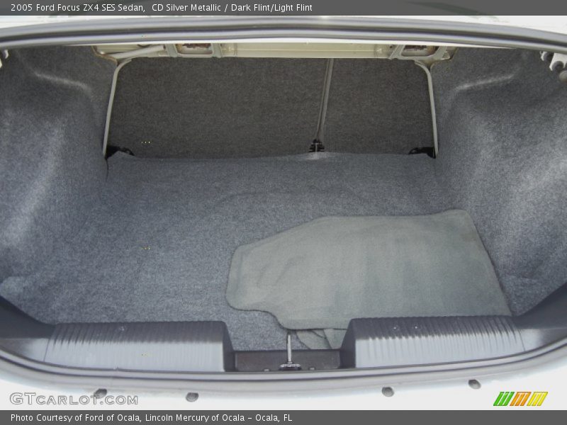 CD Silver Metallic / Dark Flint/Light Flint 2005 Ford Focus ZX4 SES Sedan