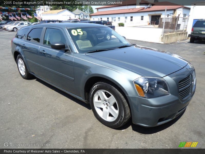 Magnesium Pearl / Dark Slate Gray/Light Graystone 2005 Dodge Magnum SXT
