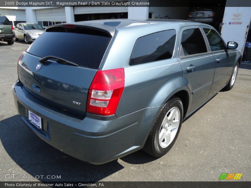 Magnesium Pearl / Dark Slate Gray/Light Graystone 2005 Dodge Magnum SXT
