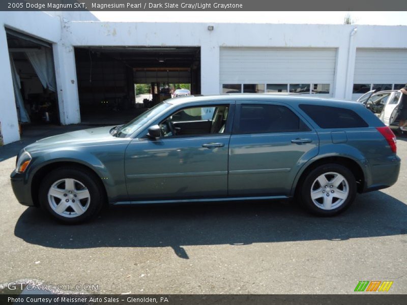 Magnesium Pearl / Dark Slate Gray/Light Graystone 2005 Dodge Magnum SXT