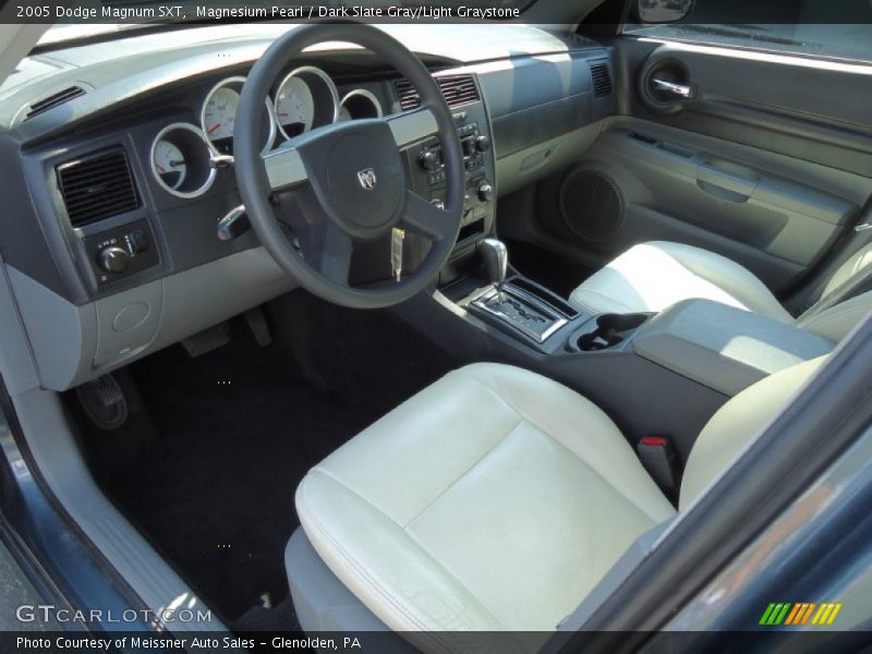 Magnesium Pearl / Dark Slate Gray/Light Graystone 2005 Dodge Magnum SXT