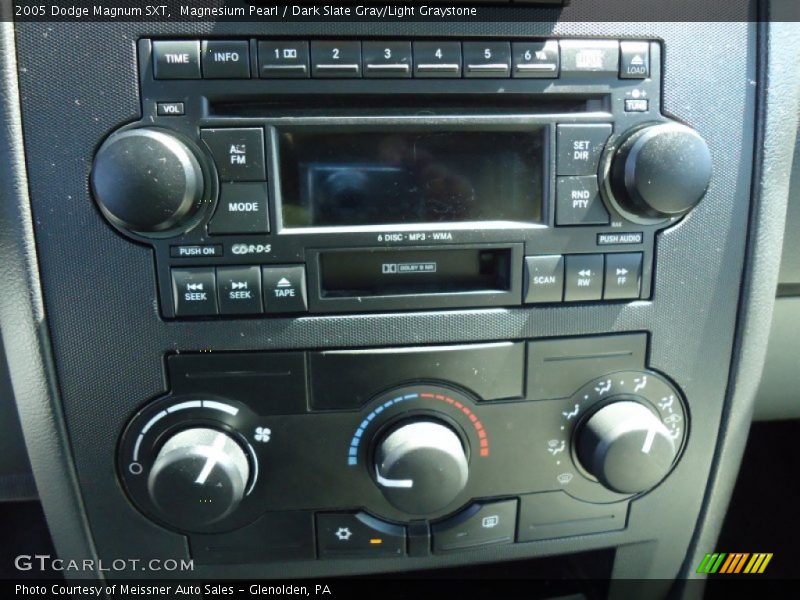 Magnesium Pearl / Dark Slate Gray/Light Graystone 2005 Dodge Magnum SXT