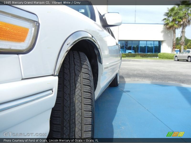 Vibrant White / Grey 1995 Mercury Grand Marquis GS