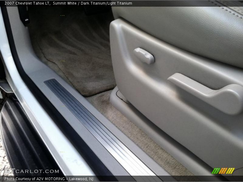 Summit White / Dark Titanium/Light Titanium 2007 Chevrolet Tahoe LT