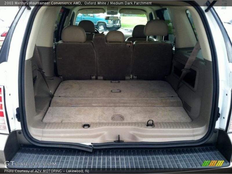 Oxford White / Medium Dark Parchment 2003 Mercury Mountaineer Convenience AWD