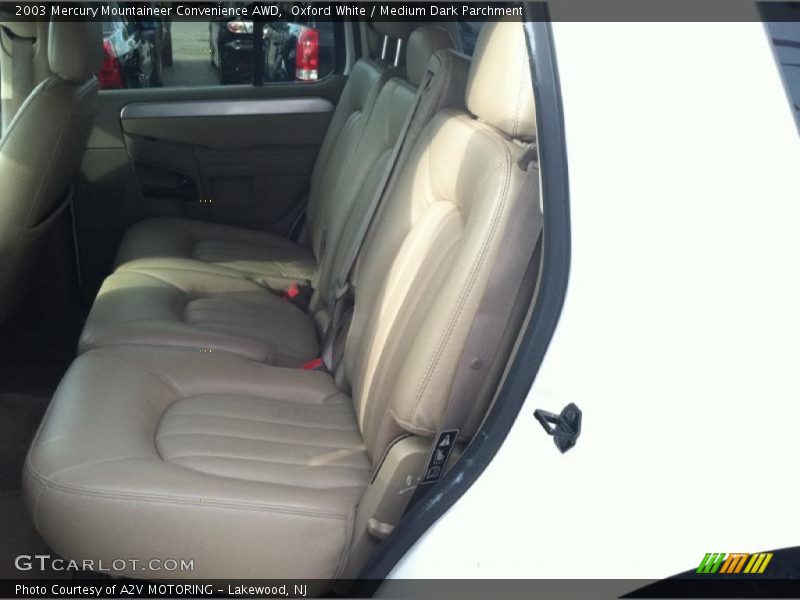 Oxford White / Medium Dark Parchment 2003 Mercury Mountaineer Convenience AWD