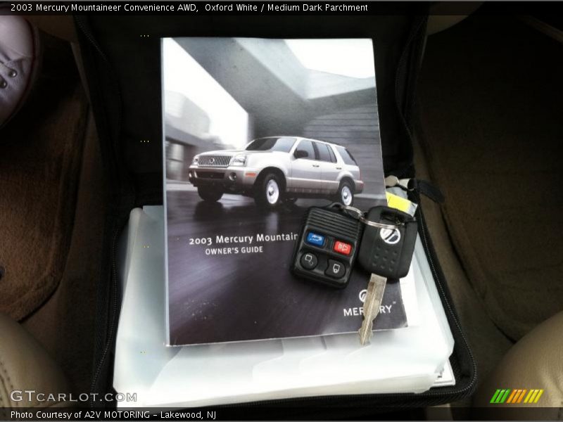Oxford White / Medium Dark Parchment 2003 Mercury Mountaineer Convenience AWD