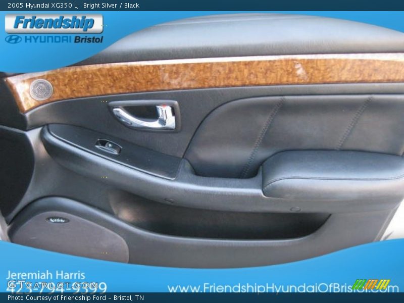Bright Silver / Black 2005 Hyundai XG350 L
