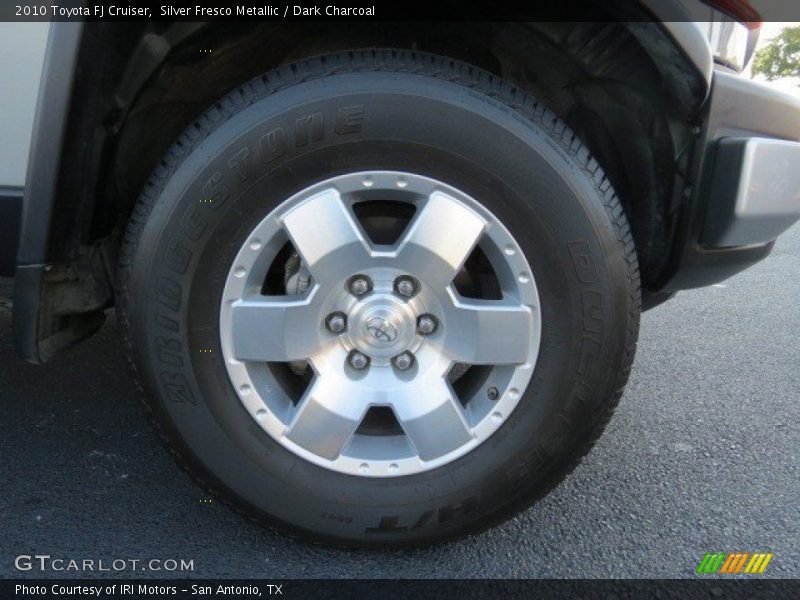 Silver Fresco Metallic / Dark Charcoal 2010 Toyota FJ Cruiser
