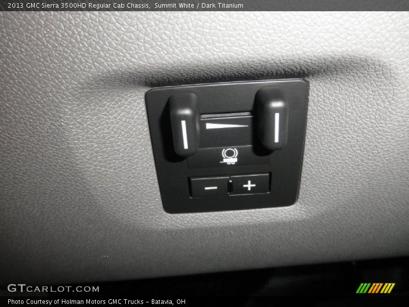 Summit White / Dark Titanium 2013 GMC Sierra 3500HD Regular Cab Chassis