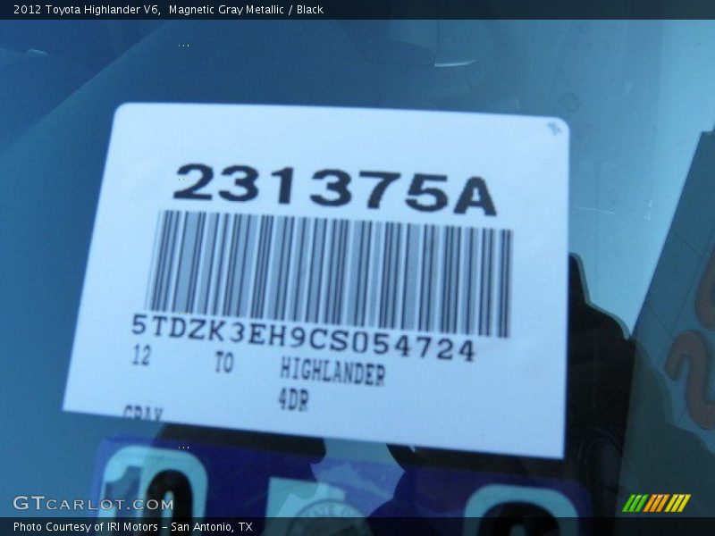 Magnetic Gray Metallic / Black 2012 Toyota Highlander V6