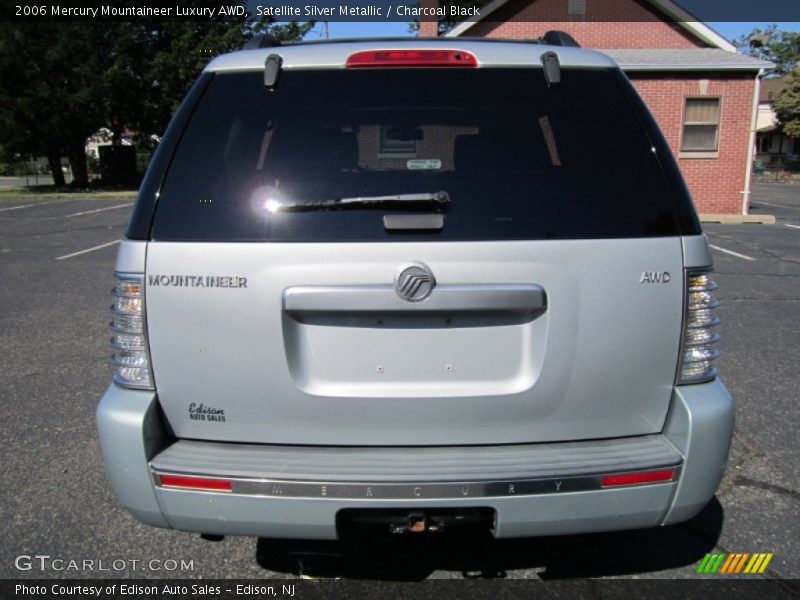 Satellite Silver Metallic / Charcoal Black 2006 Mercury Mountaineer Luxury AWD