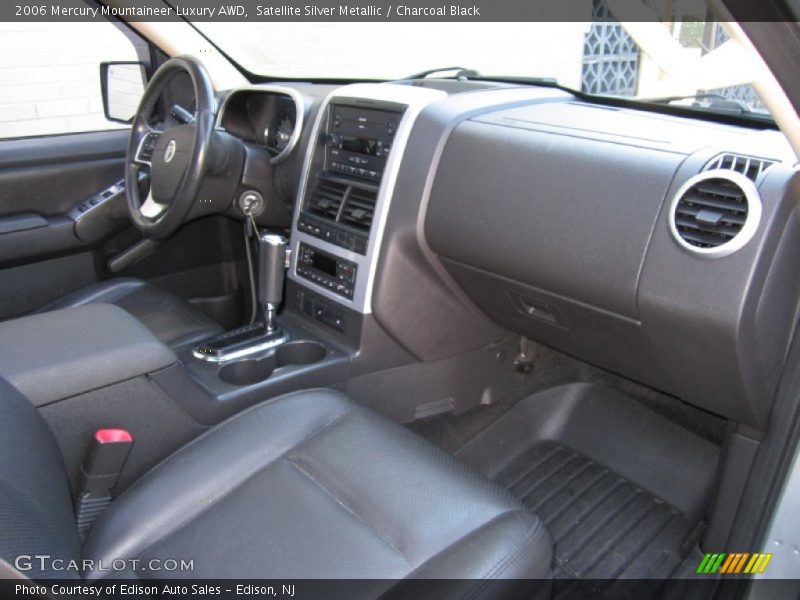 Satellite Silver Metallic / Charcoal Black 2006 Mercury Mountaineer Luxury AWD