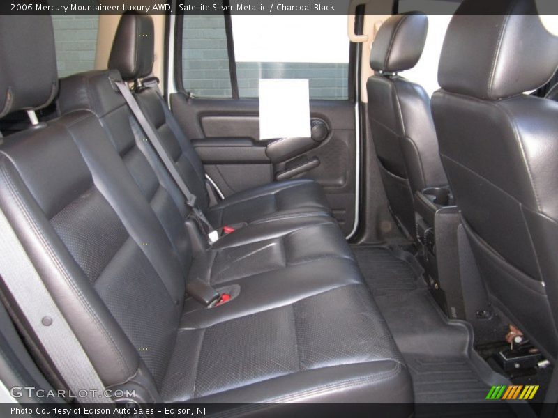 Satellite Silver Metallic / Charcoal Black 2006 Mercury Mountaineer Luxury AWD