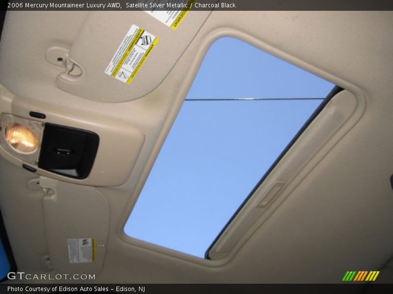 Sunroof of 2006 Mountaineer Luxury AWD