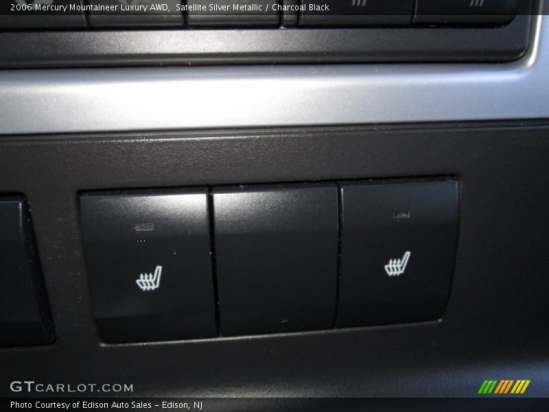 Satellite Silver Metallic / Charcoal Black 2006 Mercury Mountaineer Luxury AWD