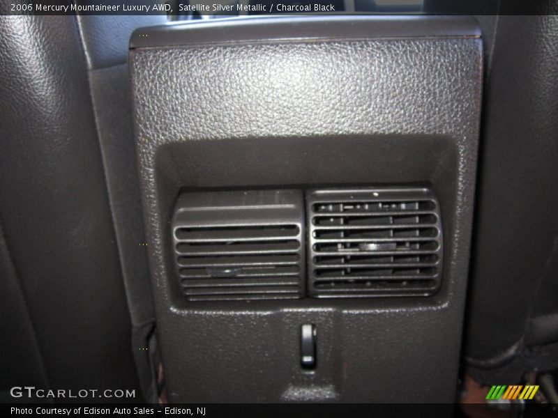 Satellite Silver Metallic / Charcoal Black 2006 Mercury Mountaineer Luxury AWD