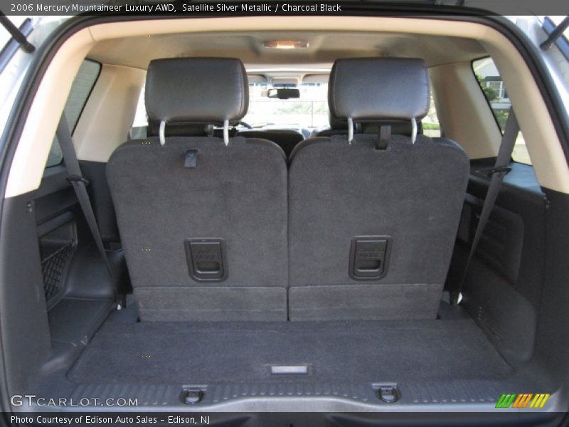 2006 Mountaineer Luxury AWD Trunk