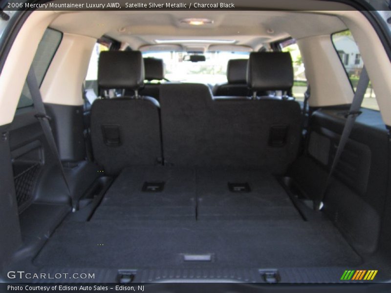  2006 Mountaineer Luxury AWD Trunk