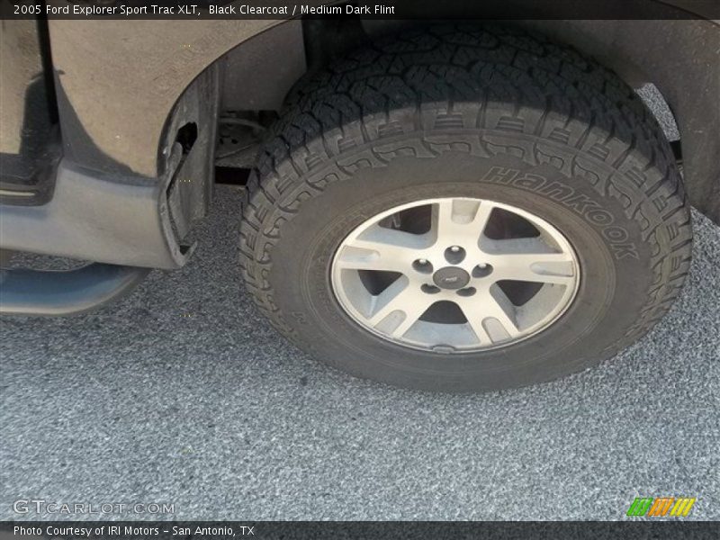 Black Clearcoat / Medium Dark Flint 2005 Ford Explorer Sport Trac XLT